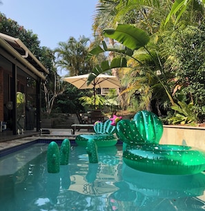 Pool - Beach Jungle: Pool, Firepit & Hot Tub in Beachside Hideaway (Byron Bay)