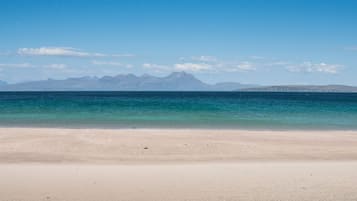 Una spiaggia nelle vicinanze