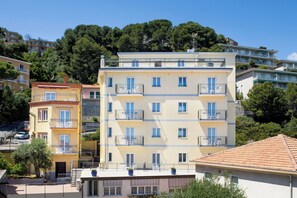 Fachada de la propiedad