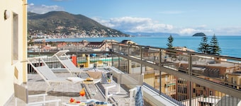 Hotel Tritone
