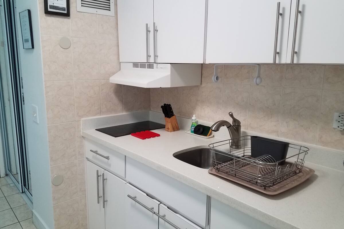 studio, 2 double beds, ocean view | private kitchen | fridge, microwave, stovetop, cookware/dishes/utensils