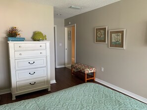 2 chambres, fer et planche à repasser, accès au Wi-Fi (inclus)