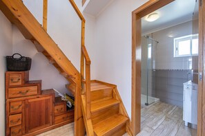 2 chambres, bureau, espace de travail pour ordinateur portable