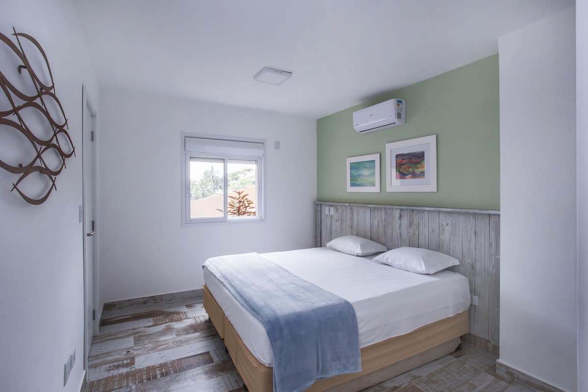 Apartamento Superior Sem garagem | Premium bedding, pillow-top beds, blackout curtains, free WiFi