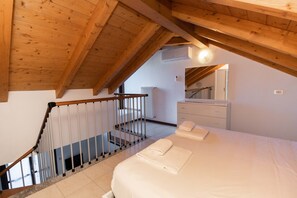 Lägenhet - 2 sovrum (App. 13) | Unika möbler och sängkläder