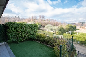 Family Apartment, 2 Bedrooms (App. 06) | View from room