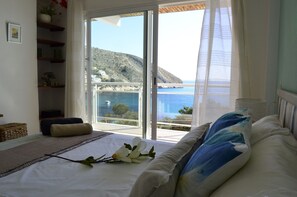 3 slaapkamers, een strijkplank/strijkijzer, gratis wifi, beddengoed