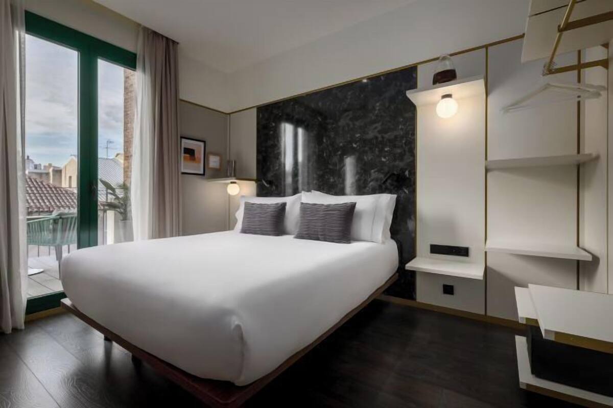 1 Schlafzimmer, hochwertige Bettwaren, Daunenbettdecken