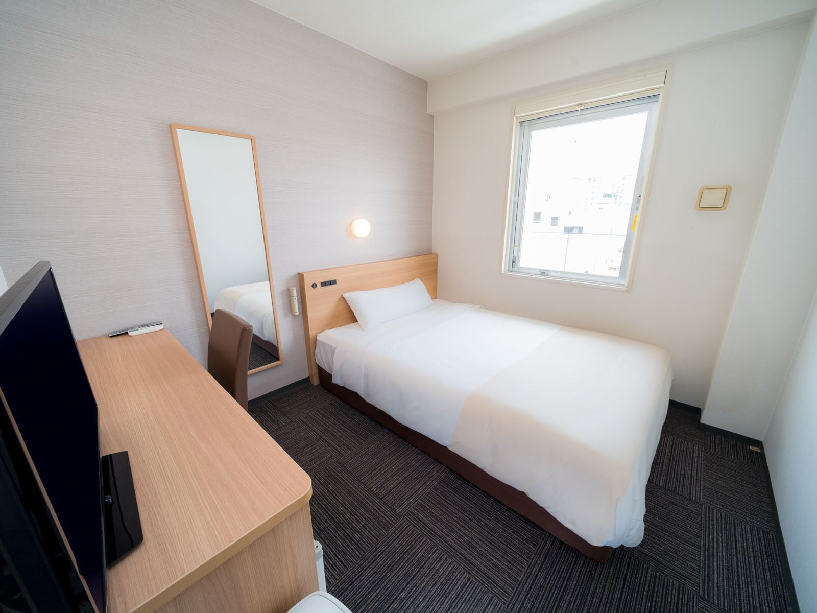 down duvets, desk, free wifi, bed sheets