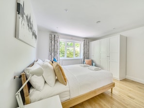 1 chambre, bureau, fer et planche à repasser, accès au Wi-Fi (inclus)