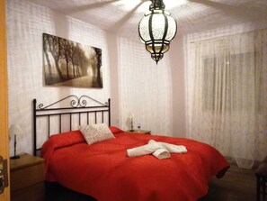 6 dormitorios, tabla de planchar con plancha, Internet y ropa de cama