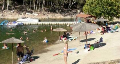 Maalaistalo Orellanan rannalla