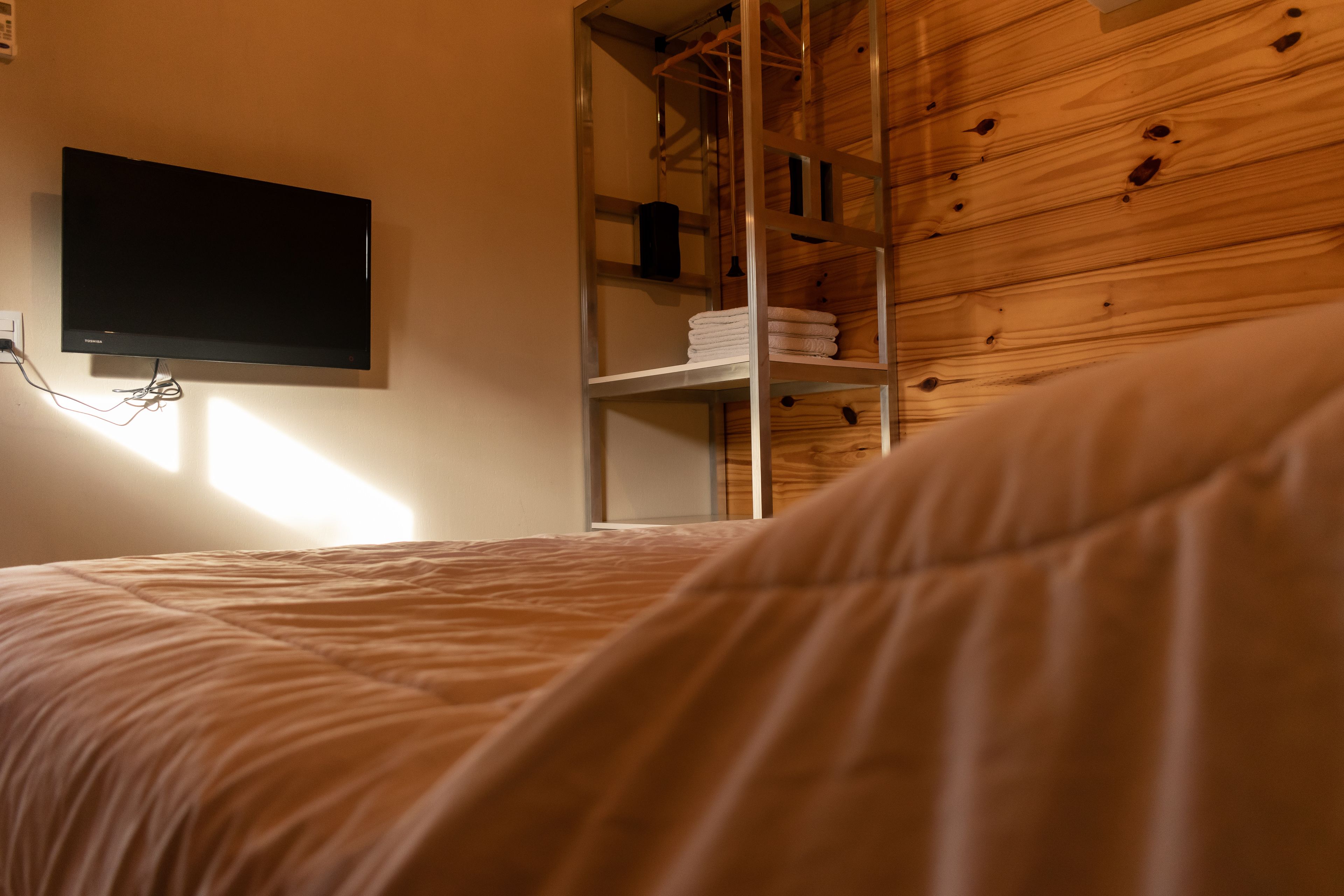 Chalet Deluxe, vue piscine | Couette en duvet d'oie, coffres-forts dans les chambres