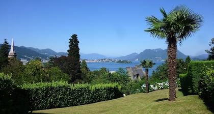 VISTA CASTELLO - Apartment with lake and panoramic views + private garage!