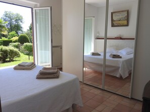 1 Schlafzimmer, Schreibtisch, Bügeleisen/Bügelbrett, kostenloses WLAN