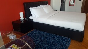 Camera doppia, 1 letto queen, bagno condiviso | Wi-Fi gratuito