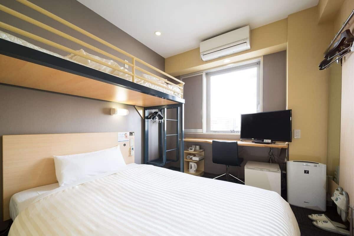 Desk, iron/ironing board, free WiFi, bed sheets