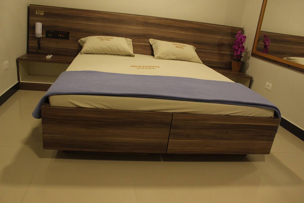 Kamar Klasik, 1 Tempat Tidur Twin | Tirai kedap cahaya, setrika/meja setrika, Wi-Fi gratis, dan seprai linen