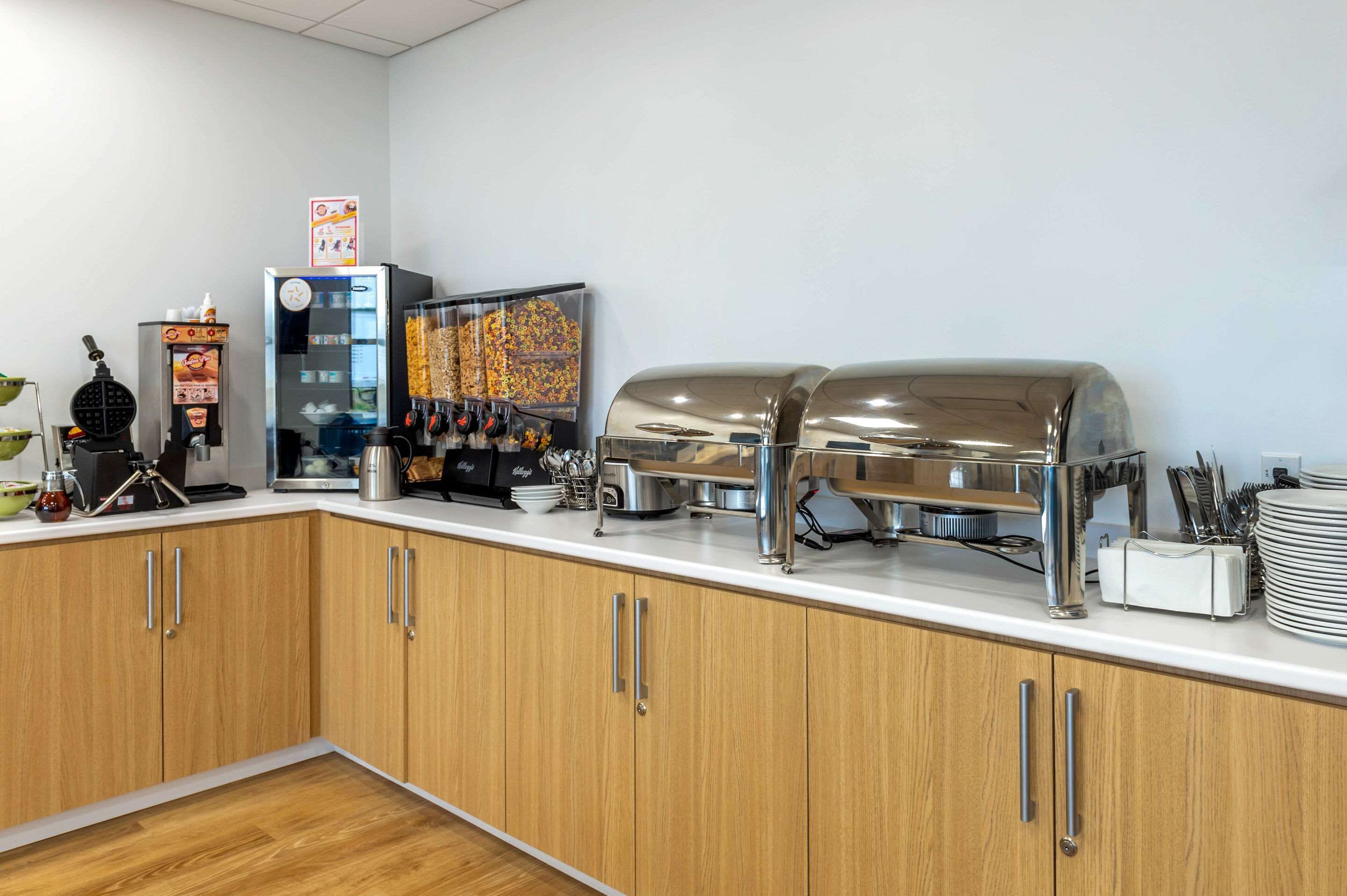 free daily continental breakfast