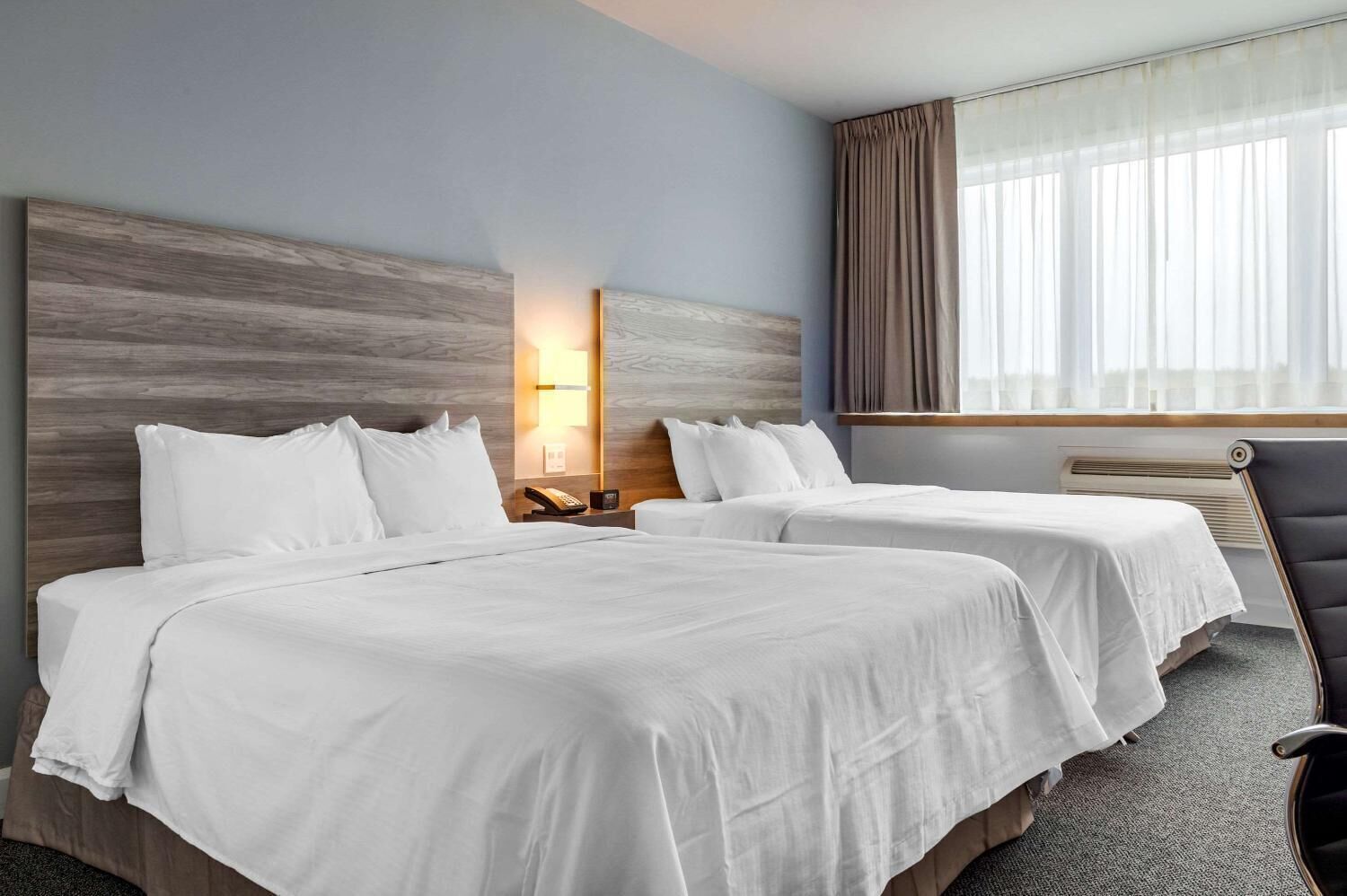 In-room safe, desk, soundproofing, free WiFi