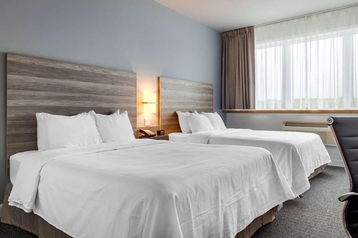 In-room safe, desk, soundproofing, free WiFi
