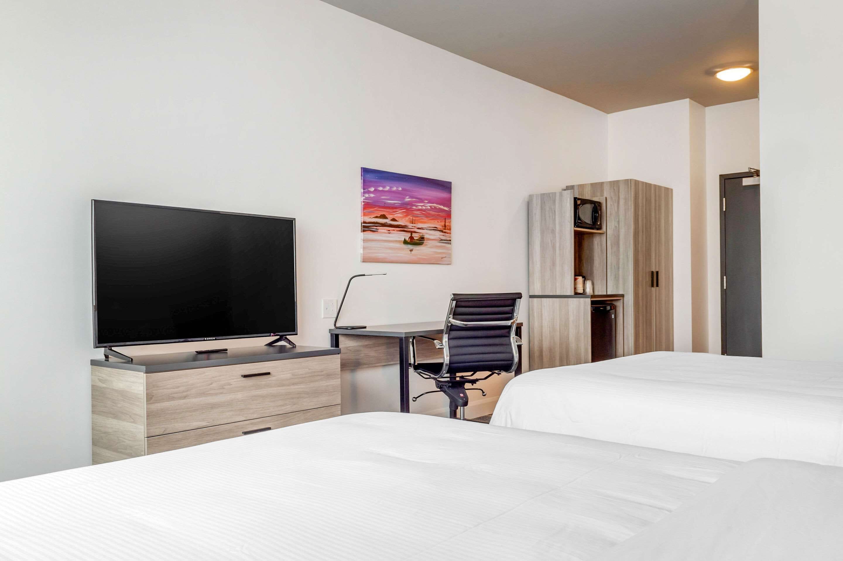 standard room, 2 queen beds, non smoking | desk, free wifi, bed sheets, wheelchair access