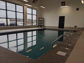 室內游泳池