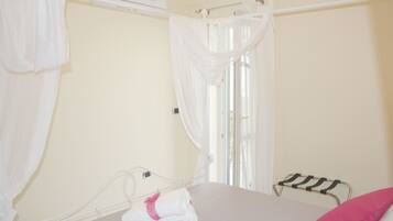 1 bedroom, in-room safe, desk, WiFi
