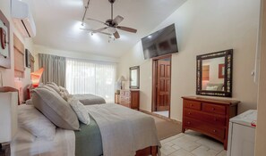 6 chambres, fer et planche à repasser, accès au Wi-Fi (inclus)