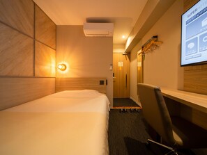 Een bureau, een laptopwerkplek, geluiddichte muren, gratis wifi
