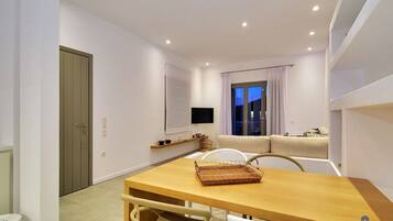 Apartment, 3 Bedrooms, Terrace | Living area
