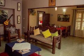 Lobby lounge - Nile Eden Resort (Jinja)