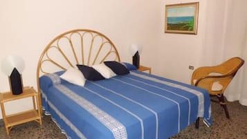 Rollaway beds, free WiFi, bed sheets
