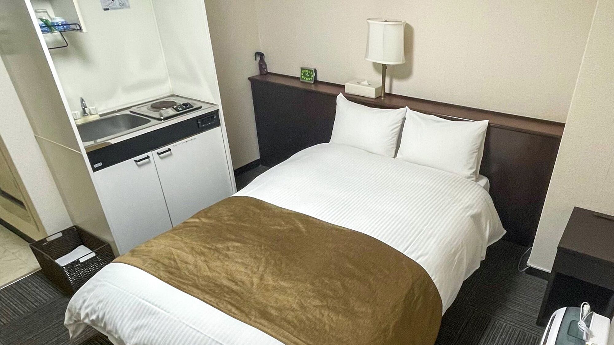 Standard-Doppelzimmer | Schreibtisch, laptopgeeigneter Arbeitsplatz, kostenloses WLAN