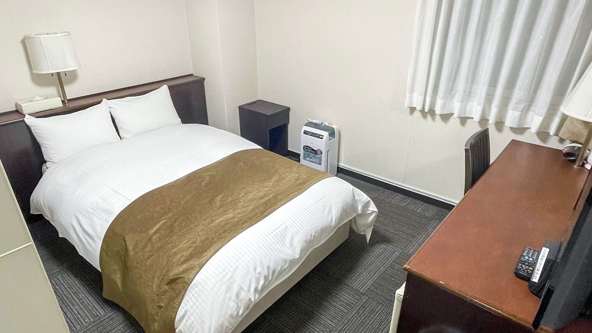 Standard-Doppelzimmer | Schreibtisch, laptopgeeigneter Arbeitsplatz, kostenloses WLAN