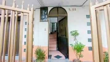 Mặt tiền nơi lưu trú