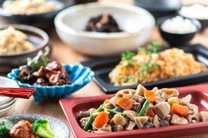 Food and drink - Kuretake Inn Osaka Midosuji Honmachi (Osaka)