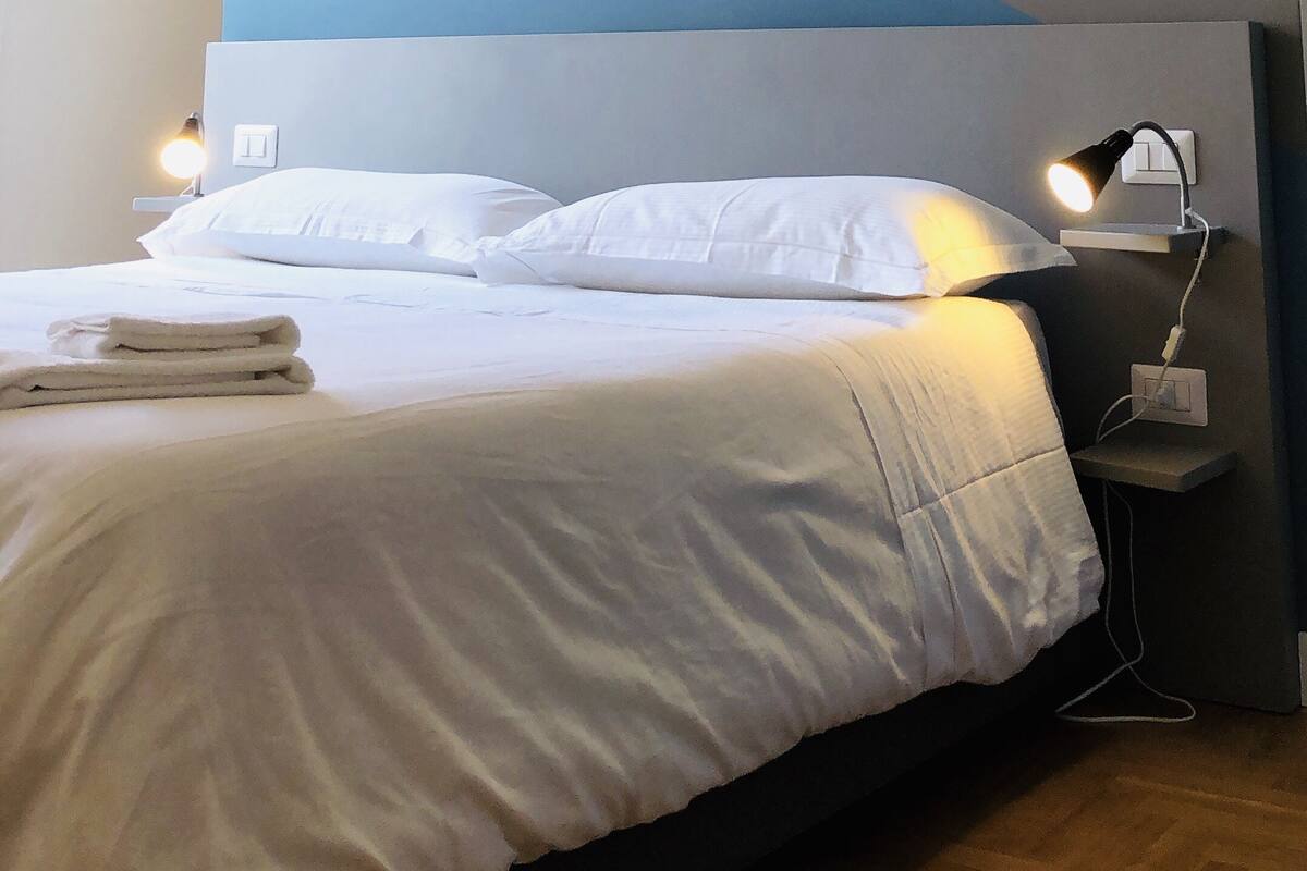 Junior Suite, Balcony | Premium bedding, minibar, individually decorated, desk