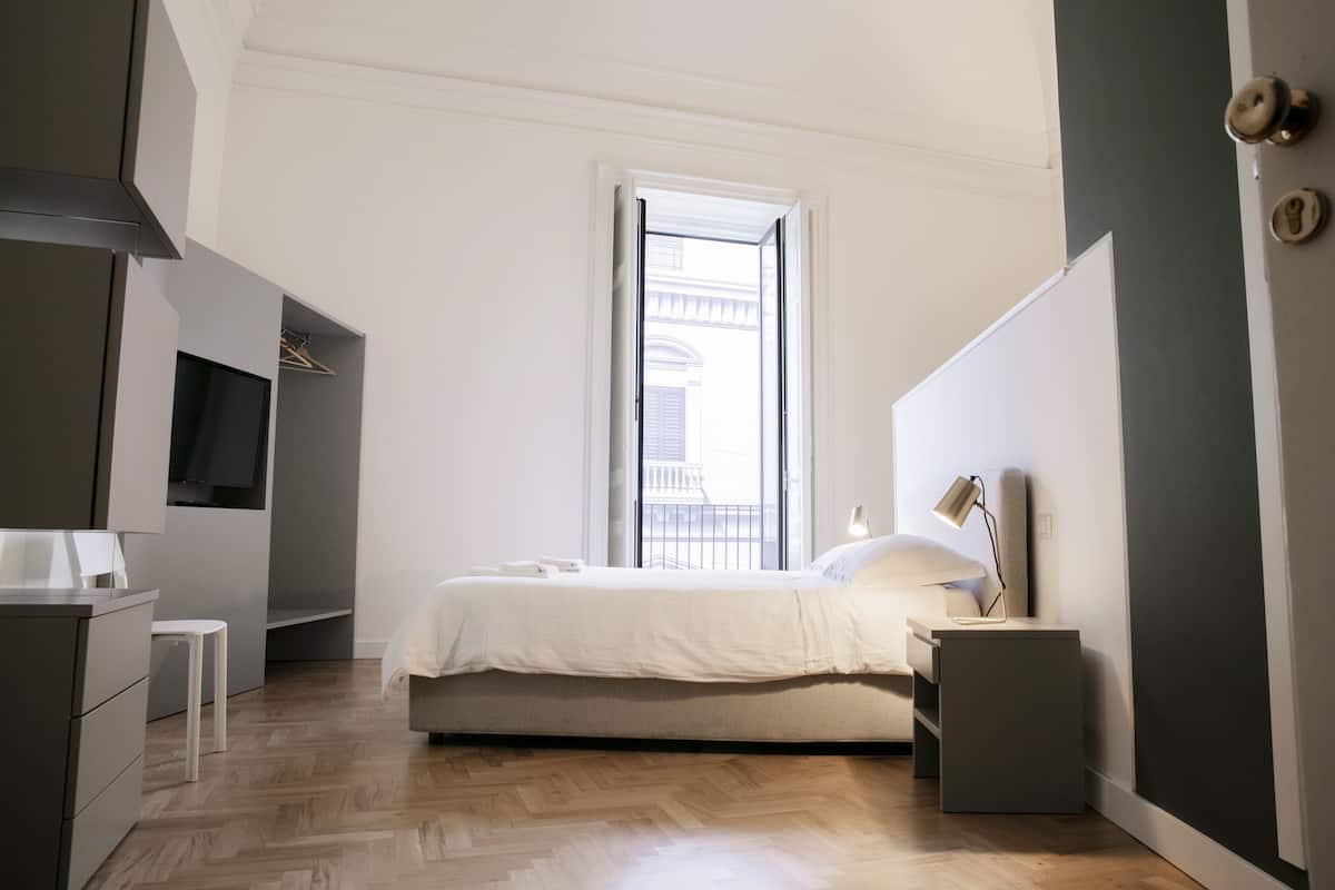 Suite, Balcony