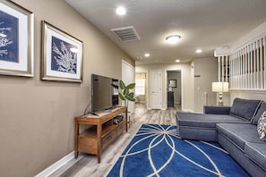 TV - 5BR Windsor Townhome | Private Splash Pool | 2 King Suites | BBQ | Dog Friendly (Kissimmee)