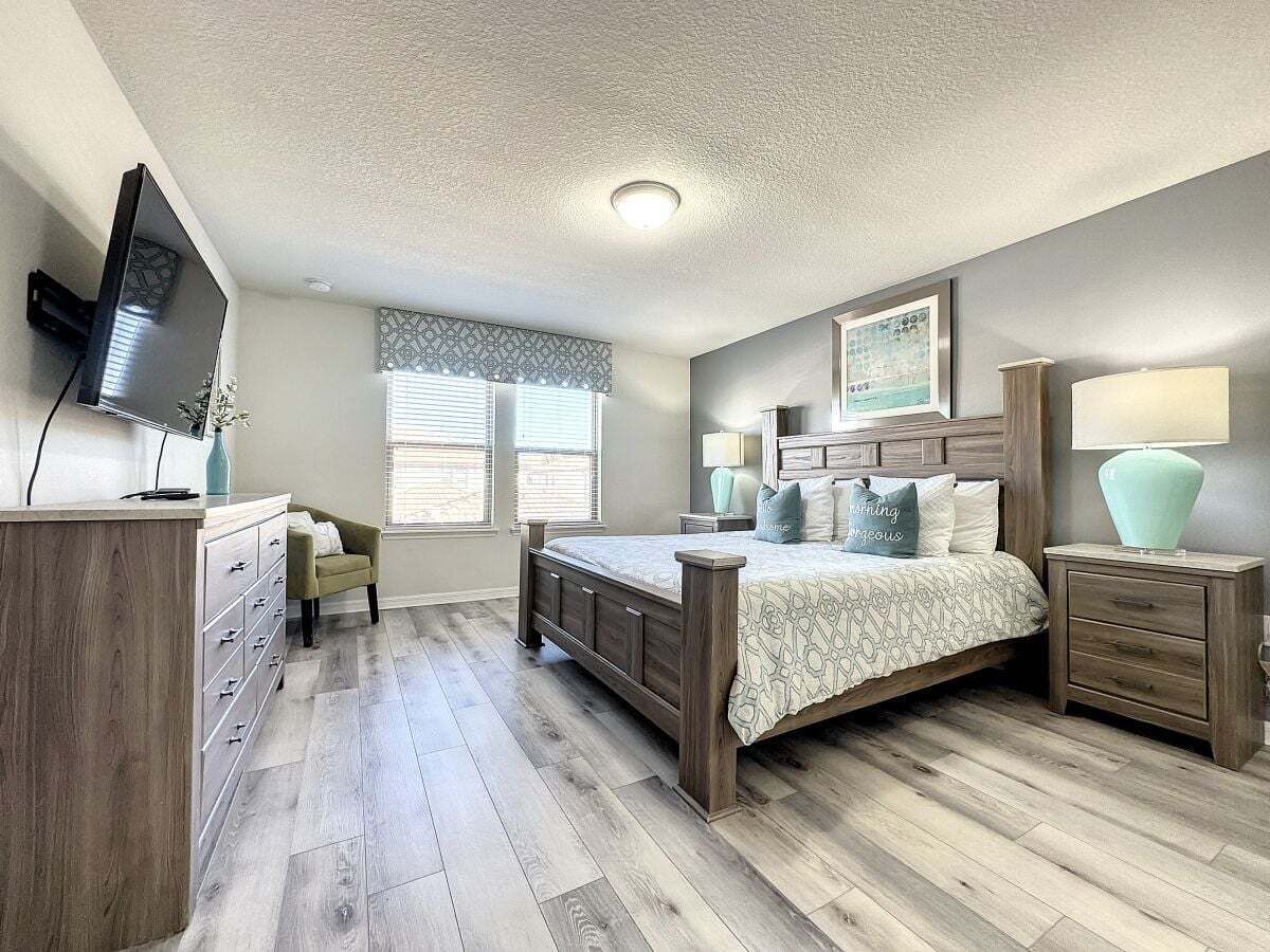 5 bedrooms, iron/ironing board, free WiFi, bed sheets
