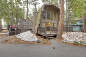 Exterior - Near Skiing & Hiking: Carnelian Bay Cabin (Carnelian Bay)