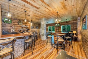 Bar (on property) - 5 Acres to Roam | Stocked Game Room + Wet Bar  | Our Place to Paws (Lansing)