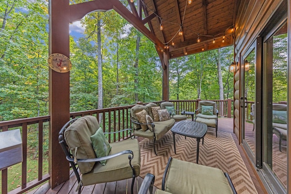 Beautifully well-appointed covered deck...