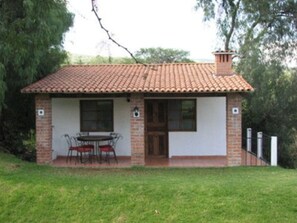 Basic Villa, 1 Bedroom, Lake View | Exterior - Cabañas Los Pocitos (Celaya)