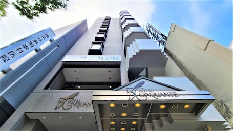 Exterior detail. Maebashi Hotel Cinquante