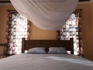 2 عدّة غرف نوم ومكواة/لوح كي وسرير سفر وواي فاي