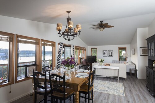 South Whidbey with water view, beach and hiking 