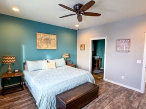 5 bedrooms, desk, iron/ironing board, travel cot