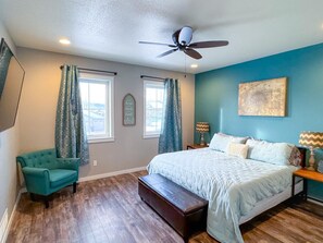 5 bedrooms, desk, iron/ironing board, travel cot